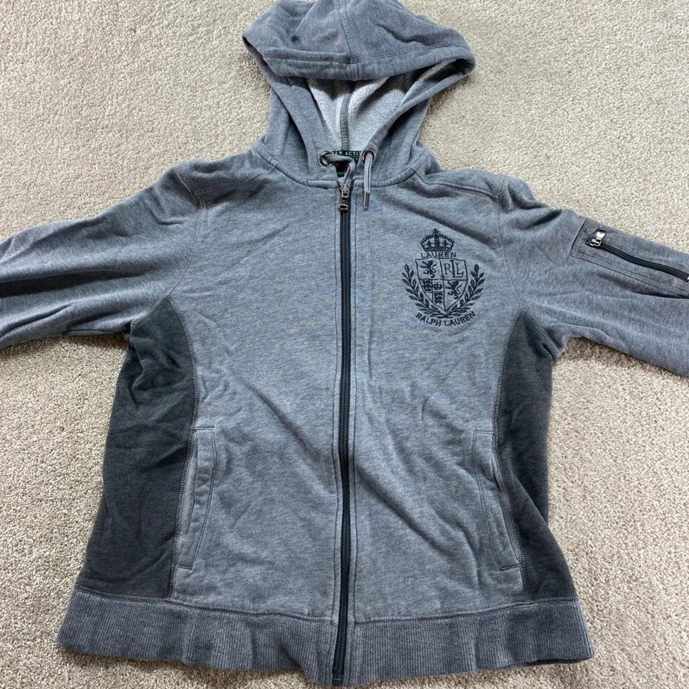 Ralph Lauren‎ Active Kids Size Medium Gray Zip Up Hoodie Athletic Crest Logo